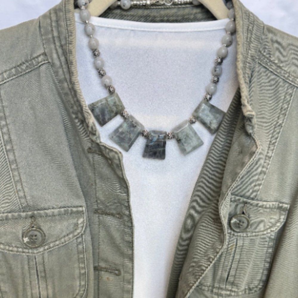 Green Stone Chunky Beaded Necklace and Earring Set NWT